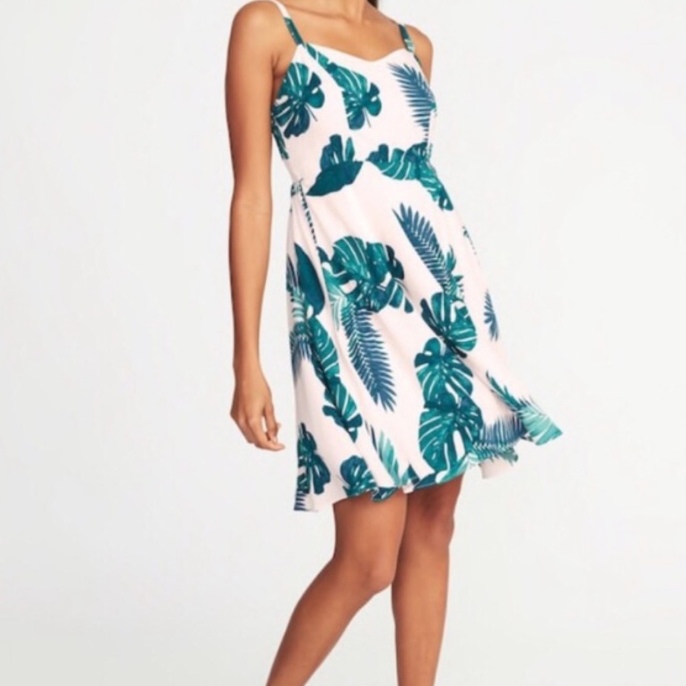 Sleeveless Tropical Leaf Print Sundress in Teal and White